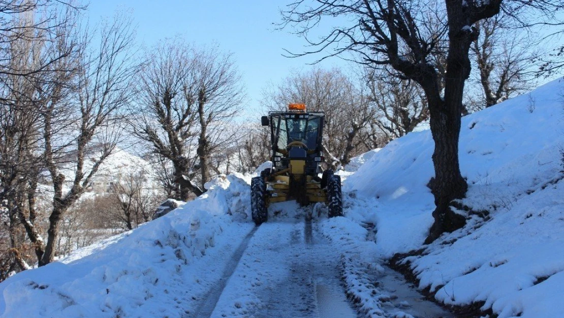 Adıyaman'da 319 yerleşim biriminin yolu kapandı