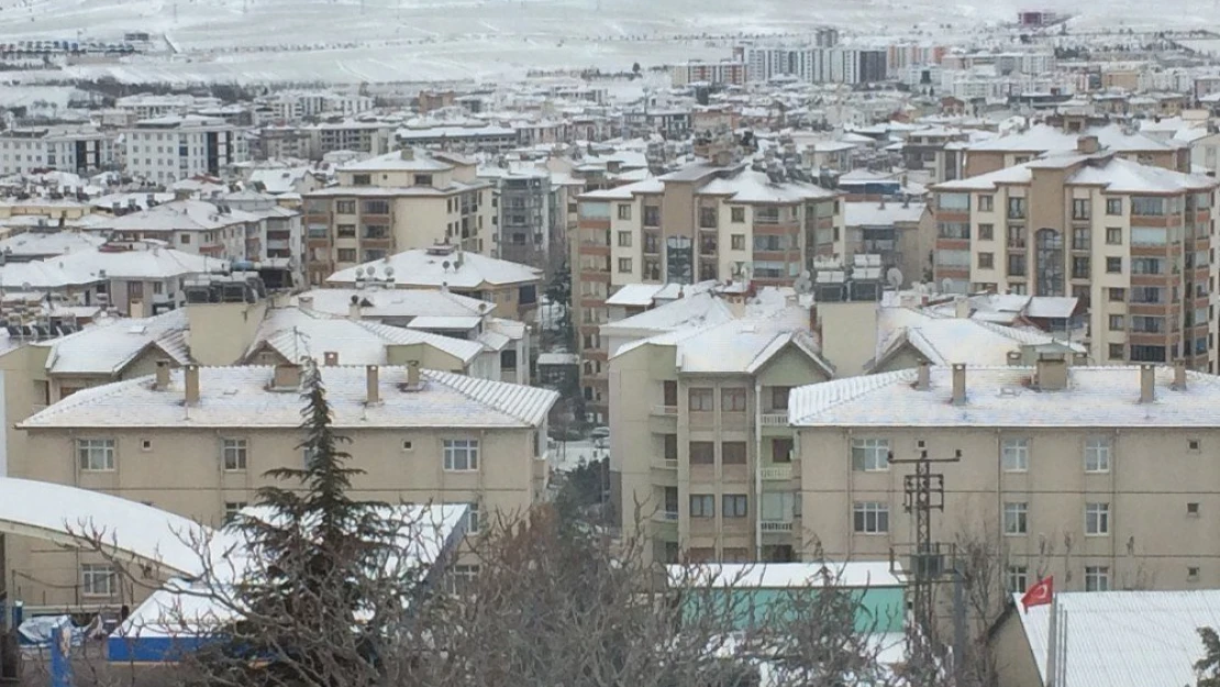 Elazığ'ın Karakoçan ilçesinde okullar tatil edildi