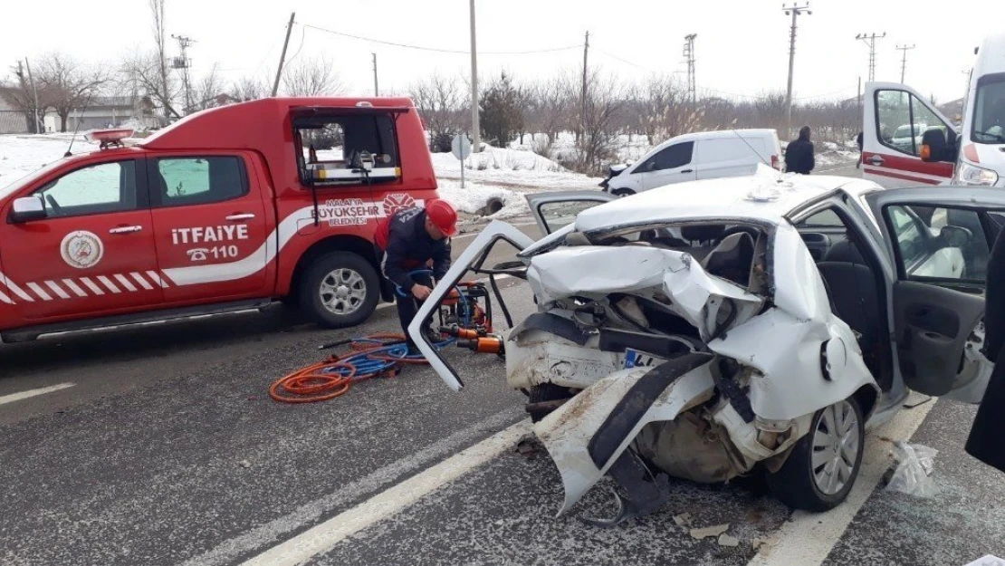 Malatya'da Trafik Kazası: 2 Yaralı