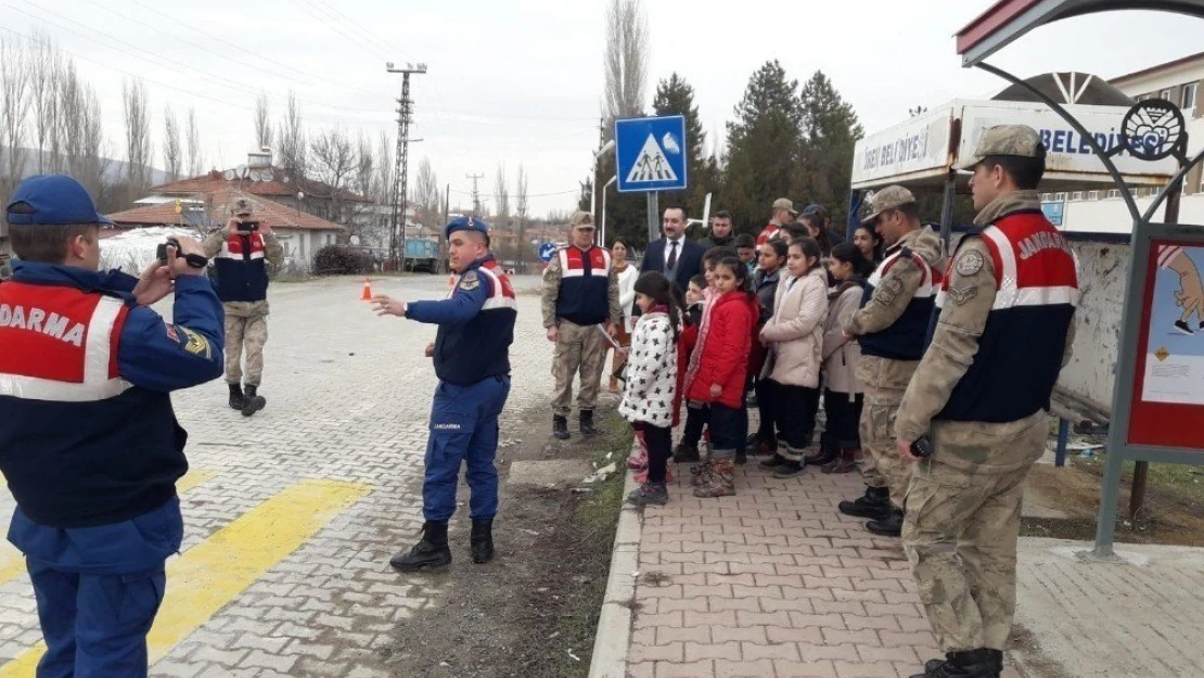 Akçadağ'da 'Öncelik Hayatın, Öncelik Yayanın' etkinliği