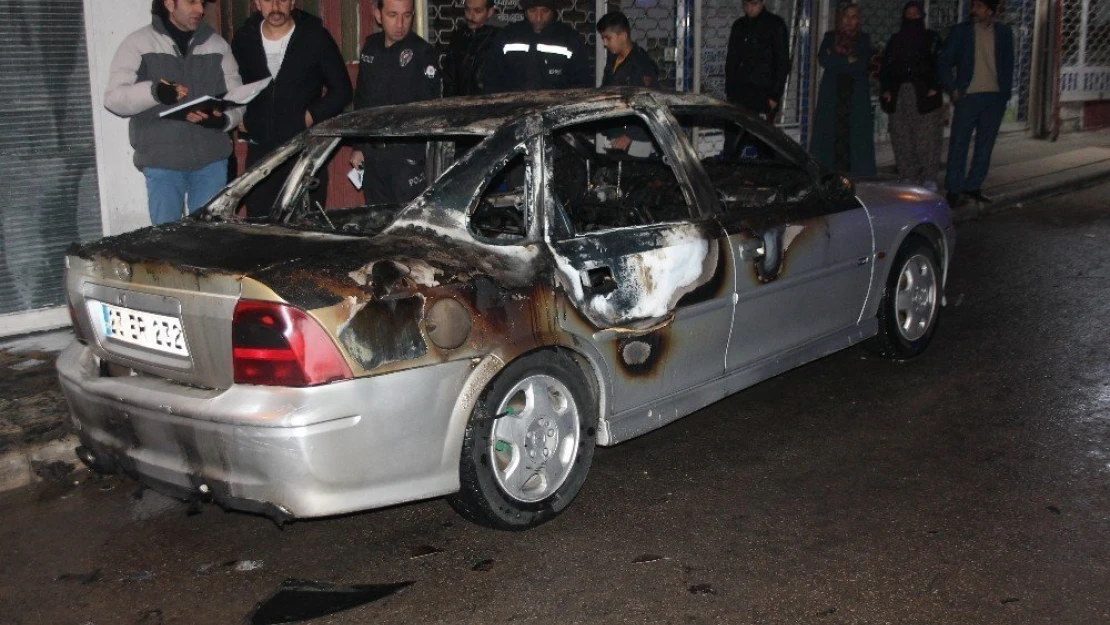 Elazığ'da 2 aracı kundaklayan şüpheli yakalandı