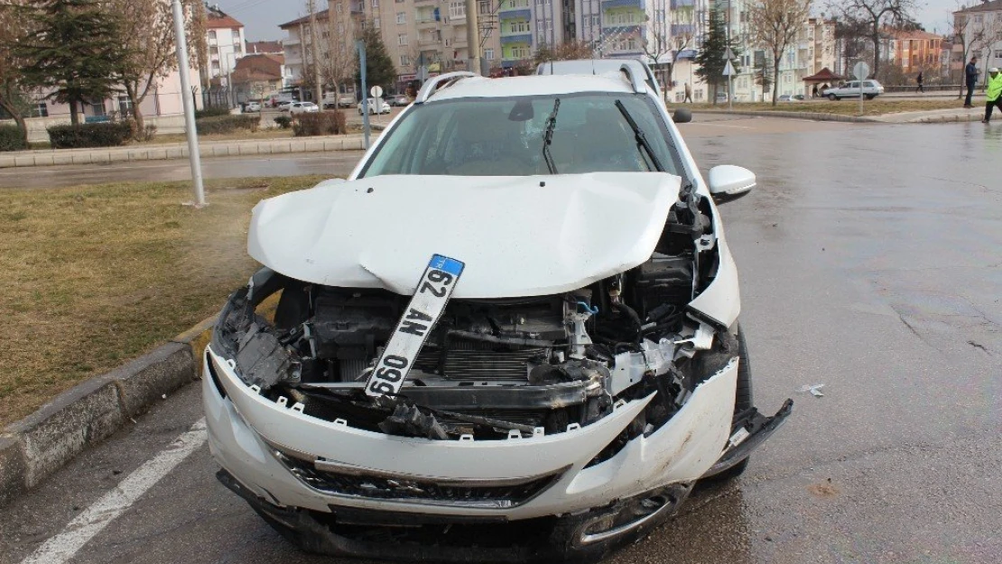 Elazığ'da trafik kazası: 3 yaralı