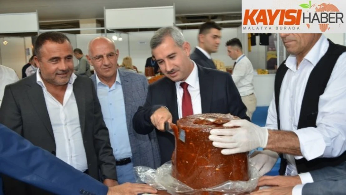 Yeşilyurt Belediye standına yoğun ilgi