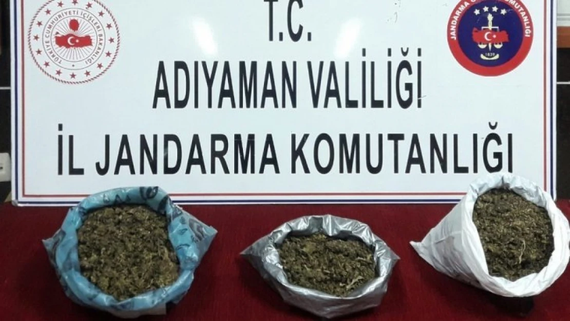 4 kilo 870 gram esrar ele geçirildi