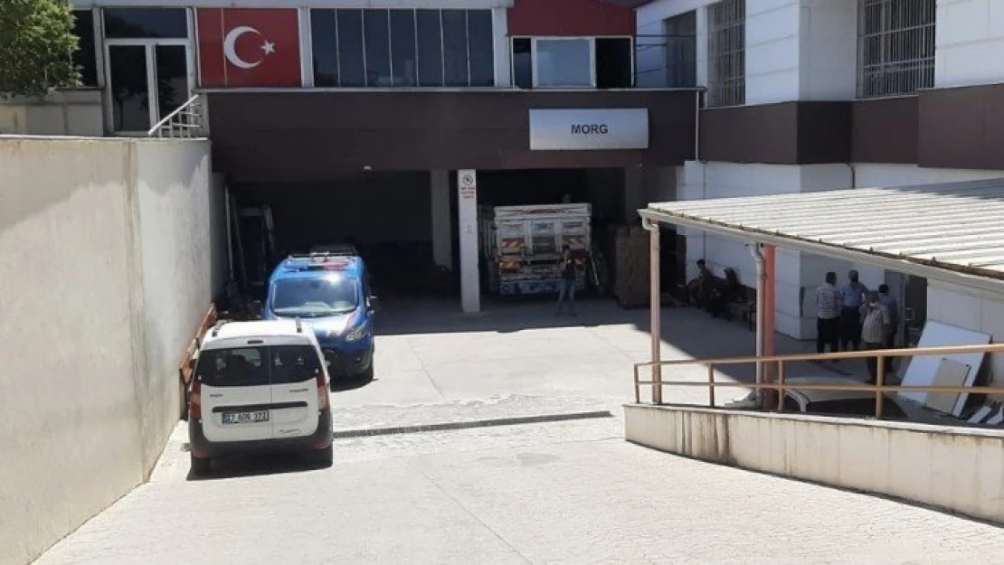 Adıyaman'da çapa motoru devrildi: 1 ölü