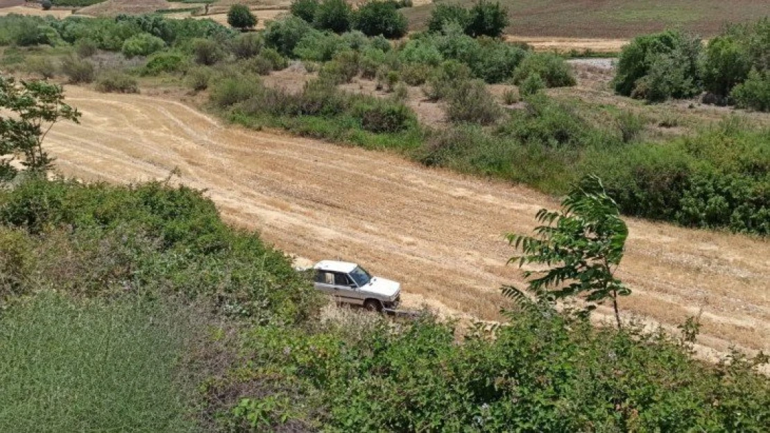 Adıyaman'da otomobil uçuruma yuvarlandı: 2 yaralı