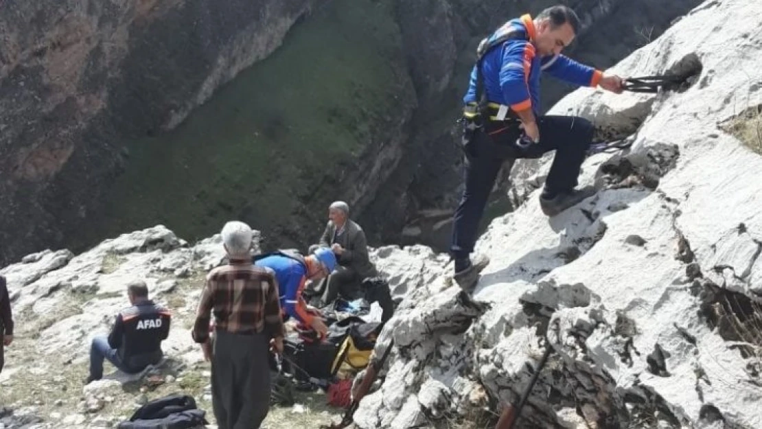 AFAD ekipleri mahsur kalan keçi için seferber oldu