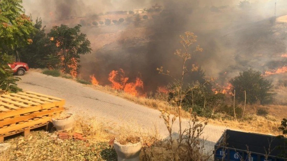 Akçadağ'da sigara izmariti yangın çıkardı