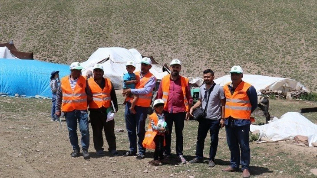 Akın, yetiştiricilerin sorunlarını dinledi