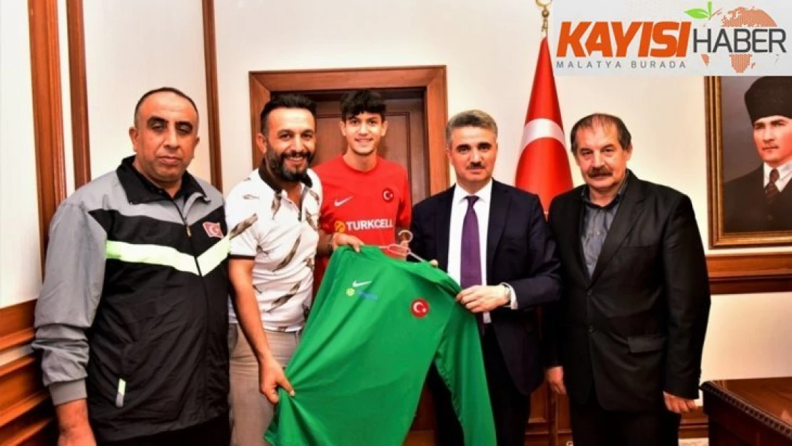 Ampute Futbol Takımı Vali Baruş'u ziyaret etti