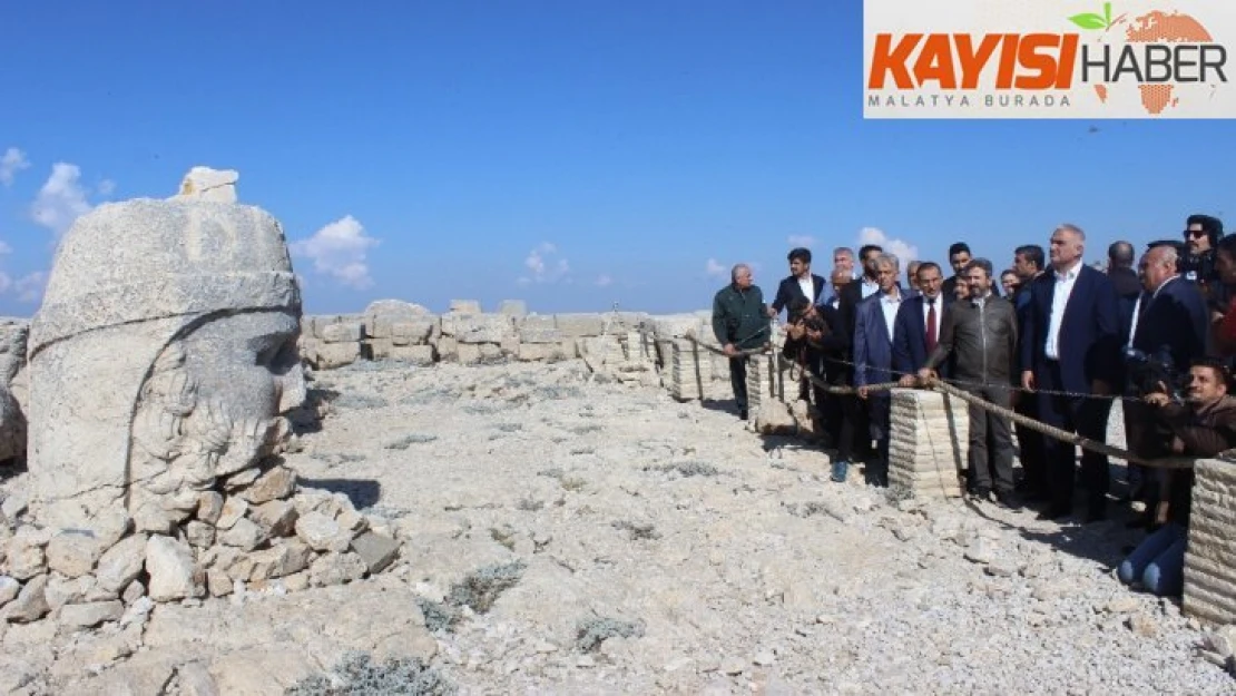 Bakan Ersoy'un Nemrut programında belediye başkanı fenalaştı