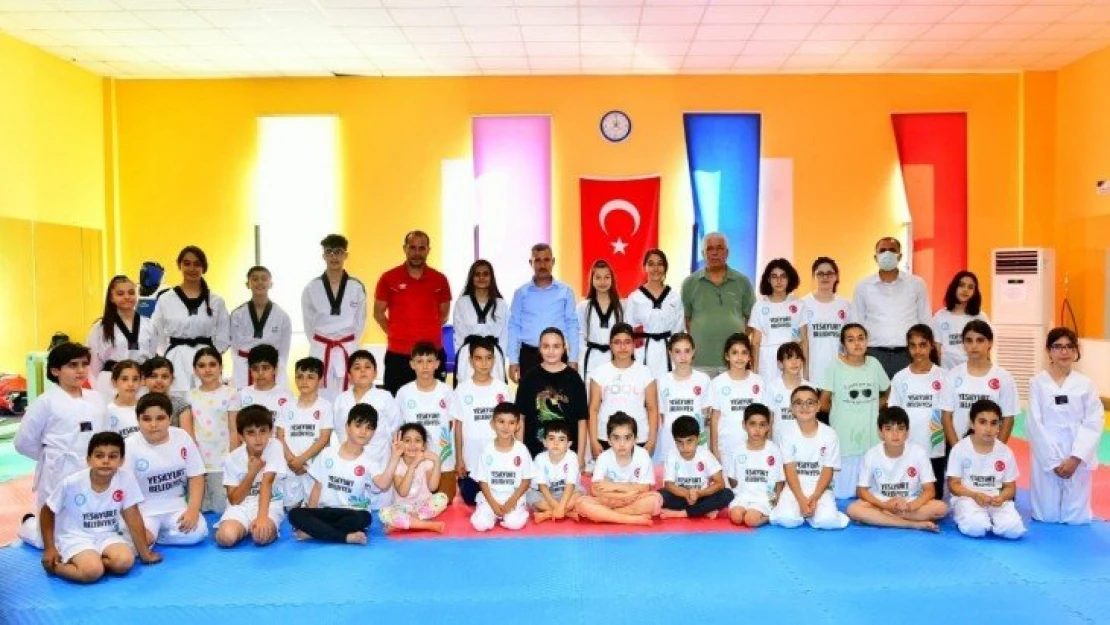 Başkan Çınar, sportif kursları ziyaret etti