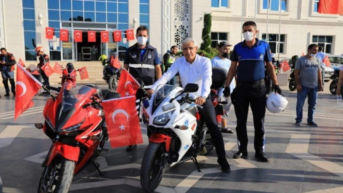 Battalgazi'de motosiklet kortejli Zafer Bayramı kutlaması