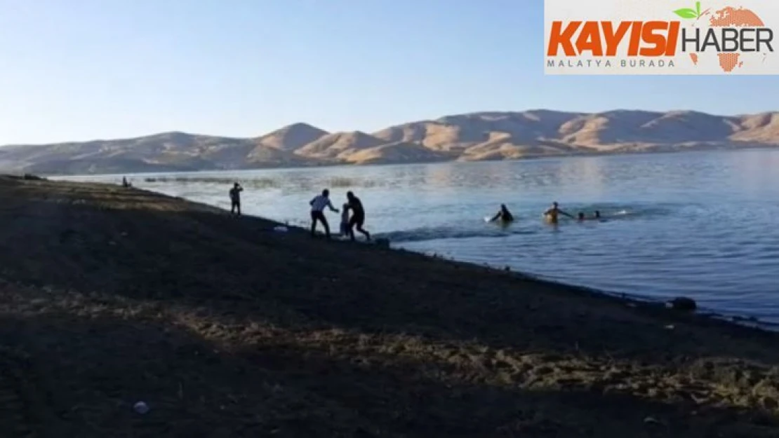 Boğulma tehlikesi geçiren çocuğu vatandaşlar kurtardı