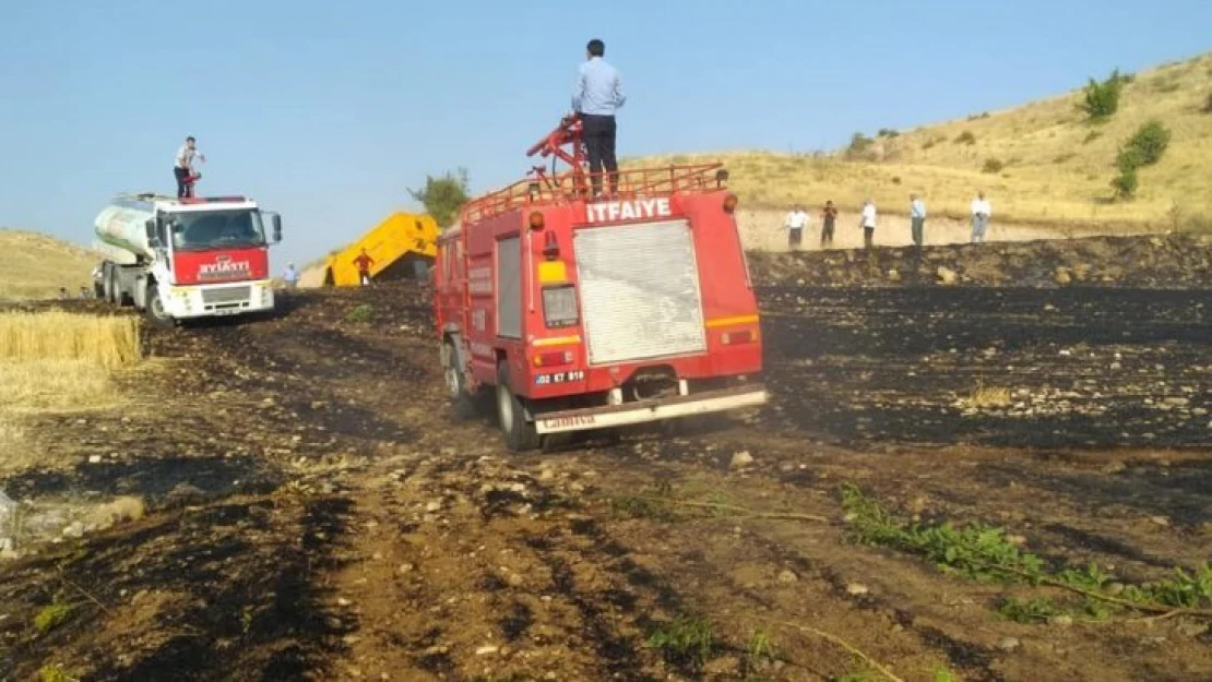 Buğday tarlasında korkutan yangın