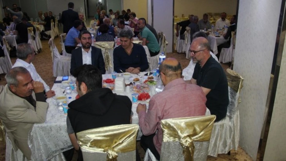 CHP İl Başkanı Kiraz basın mensuplarıyla iftarda bir araya geldi