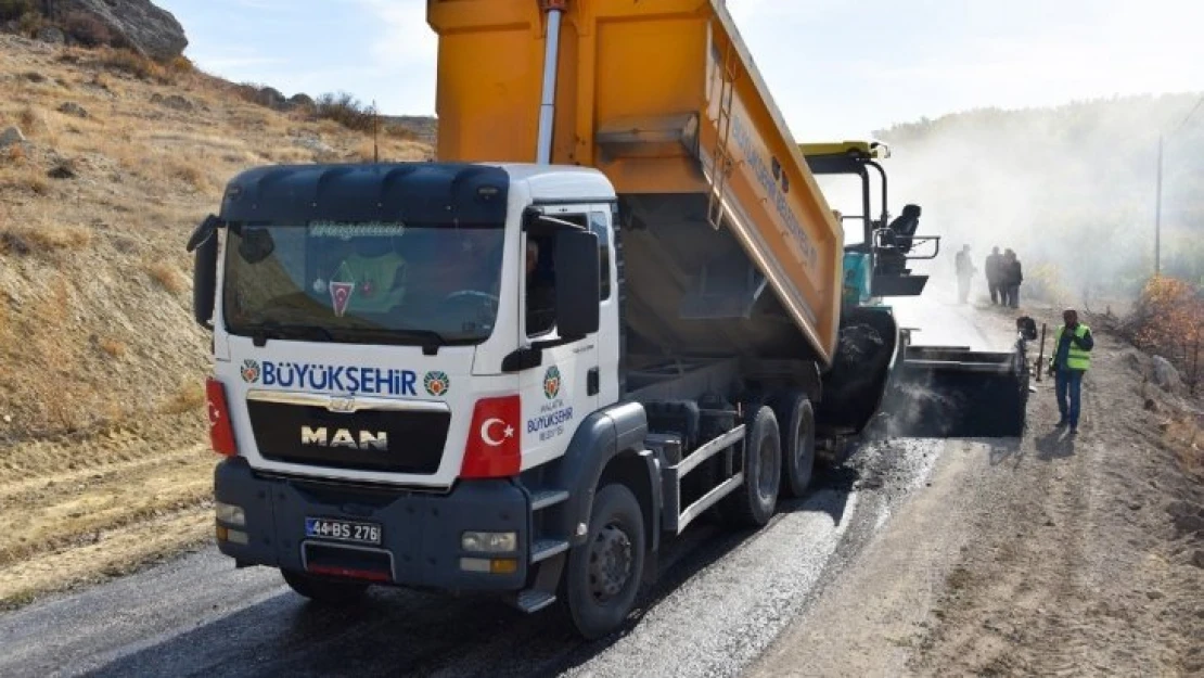 Darende'da 2 mahallede asfalt sevinci