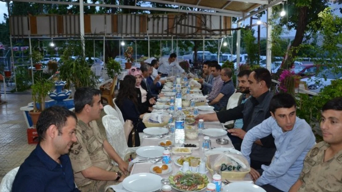 Darende İlçe Emniyet Personeli iftarda bir araya geldi