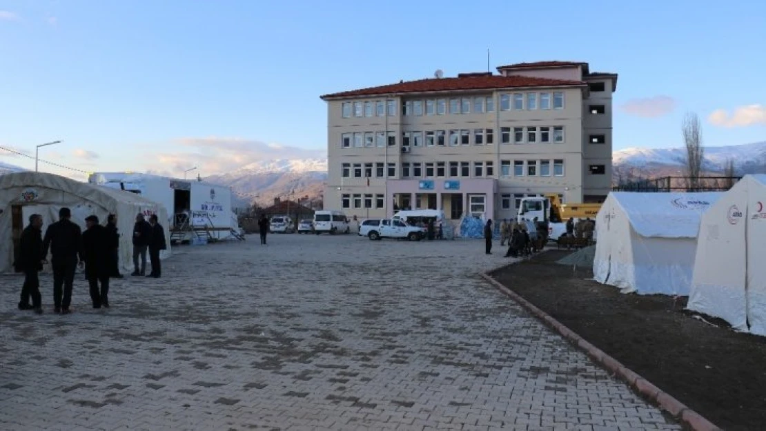 Deprem anını anlatan depremzedeler konteyner istedi