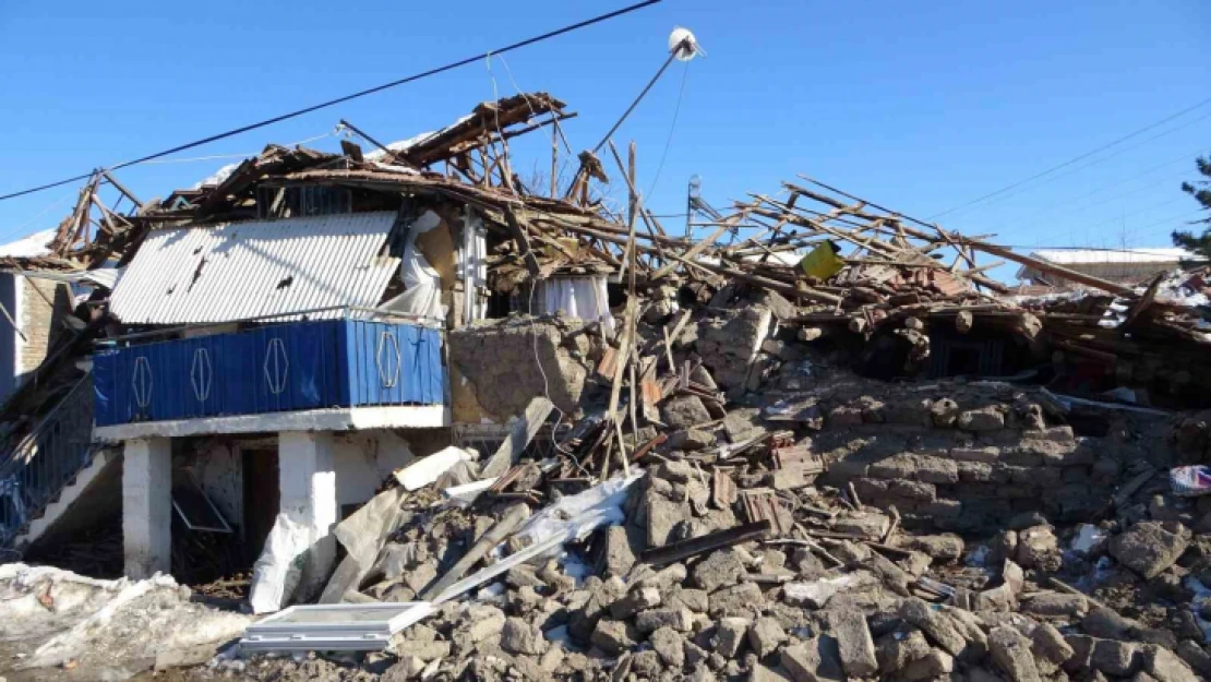 Depremde enkaza dönen Ören'de 11 kişi hayatını kaybetti