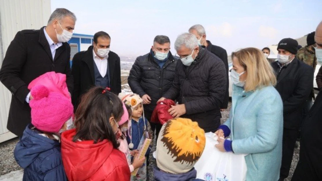 Depremin birinci yılında depremzede aileler unutulmadı