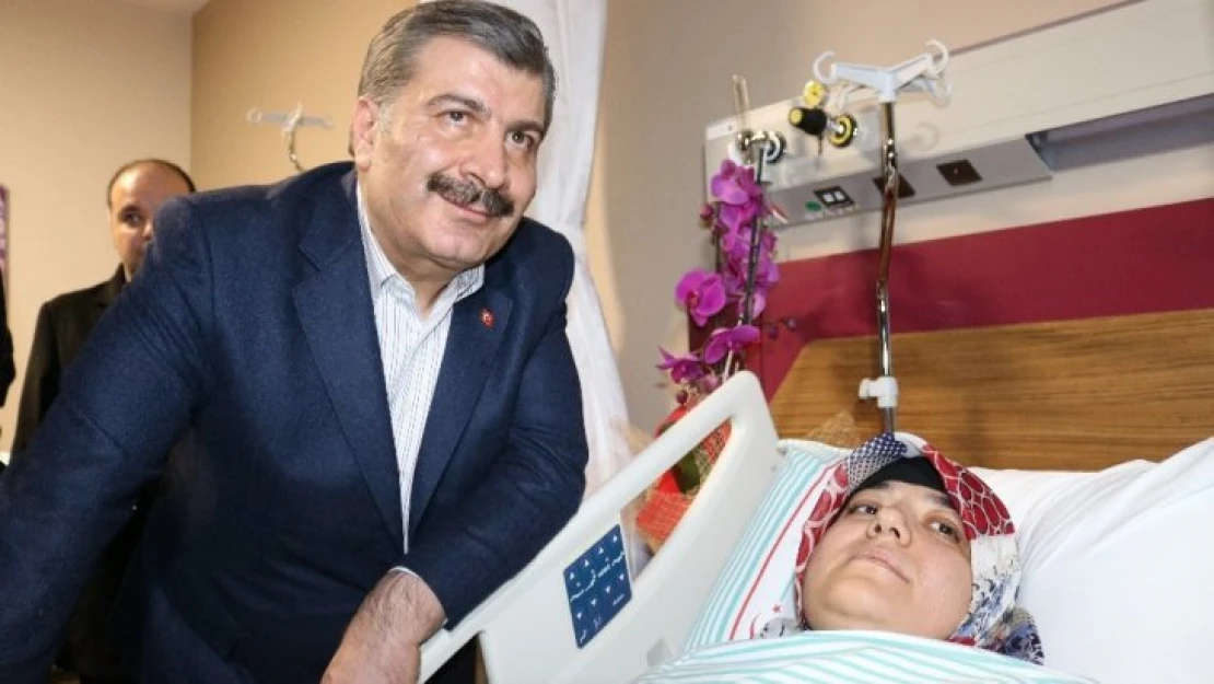 Depremin sembol ismi Azize Çelik: 'O ikisini delikten gördüm'