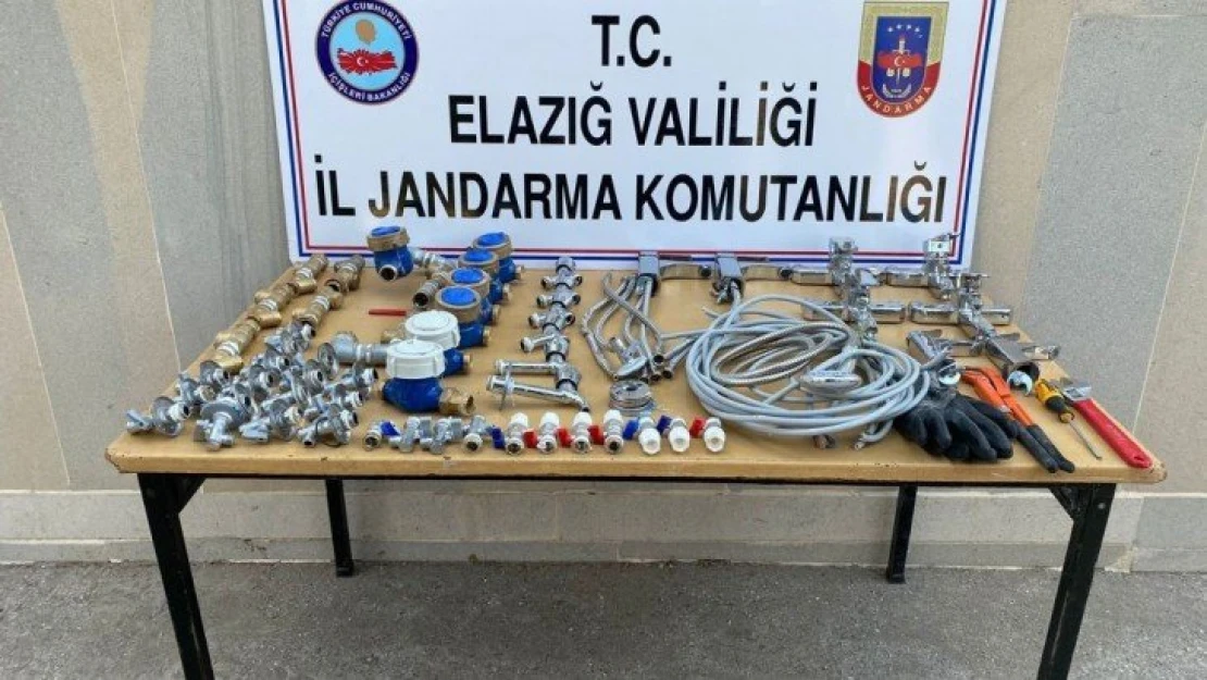 Devriye atan jandarma ekipleri, hırsızları suçüstü yakaladı