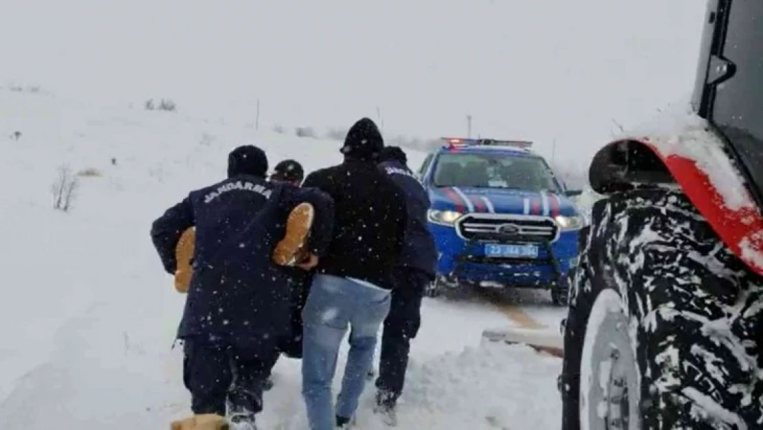 Donmak üzereydi, kar üzerinde baygın haldeyken son anda kurtarıldı