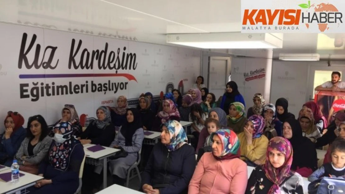 Elazığ'da 'Kız Kardeşim Eğitim TIR'ı kadınlarla buluştu