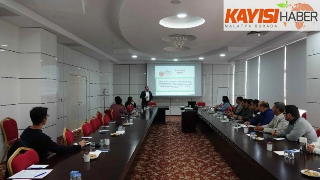 Elazığ'da 'Pazarlamada Yeni Trendler' semineri