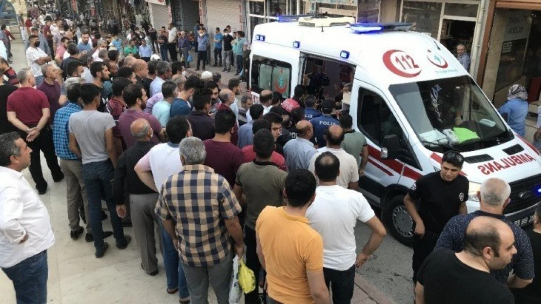 Elazığ'da bıçaklı kavga: 3 yaralı