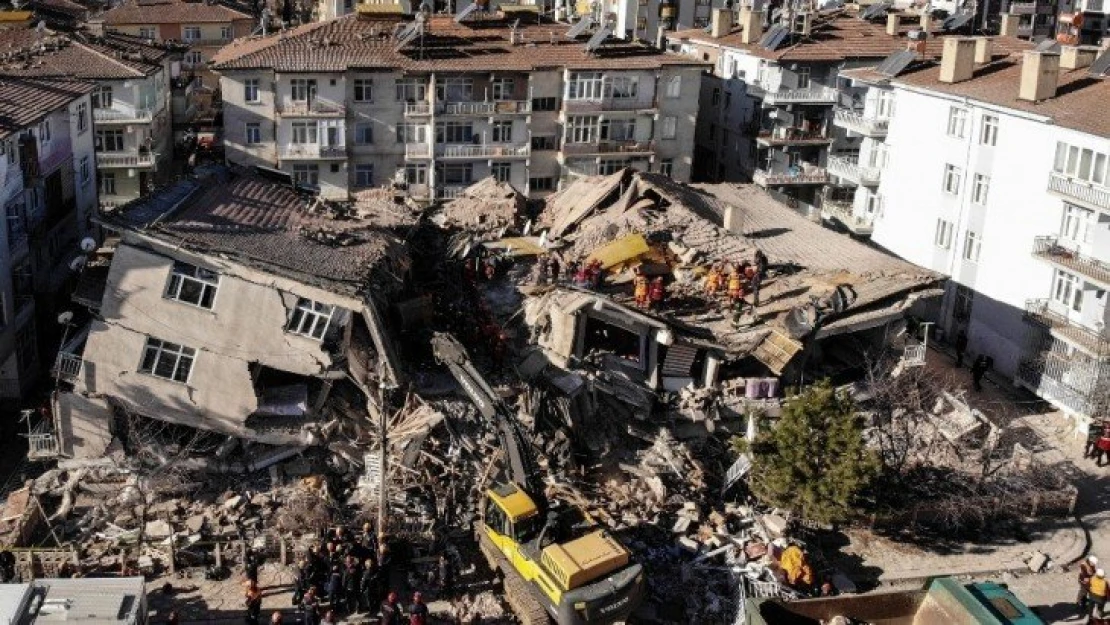 Elazığ'da depreminde 14 kişinin öldüğü Dilek Sitesi ile ilgili 23 şüpheli hakkında dava açıldı