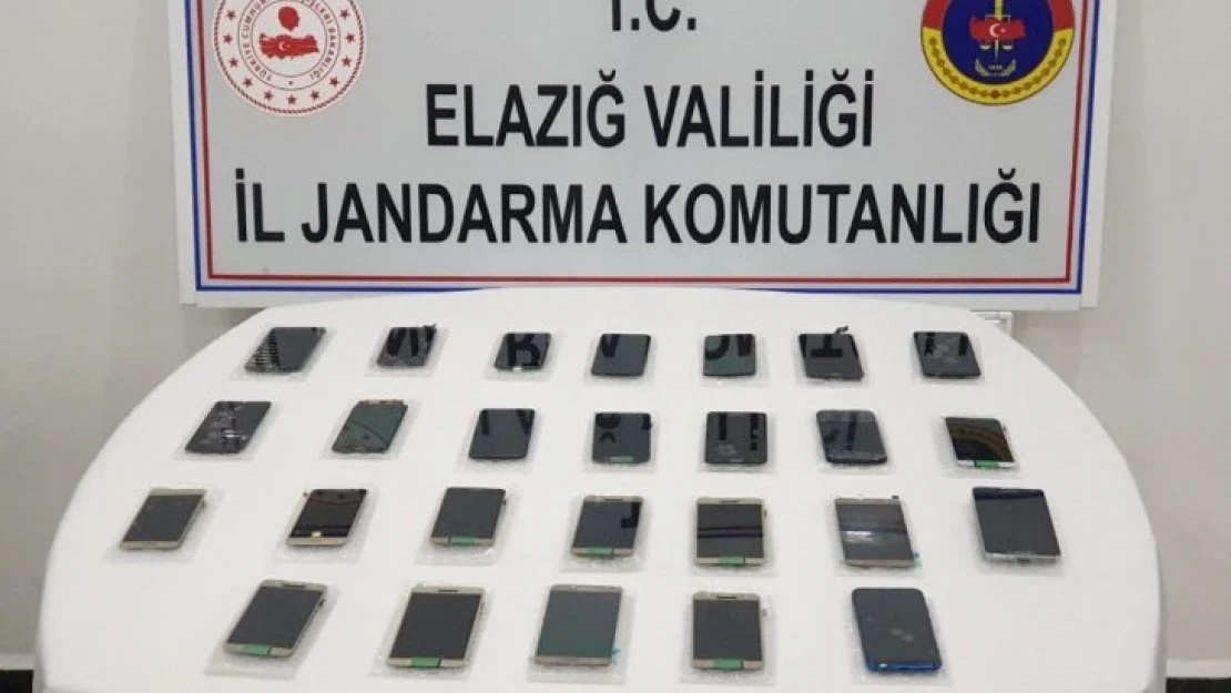 Elazığ'da gümrük kaçağı telefonlar ele geçirildi