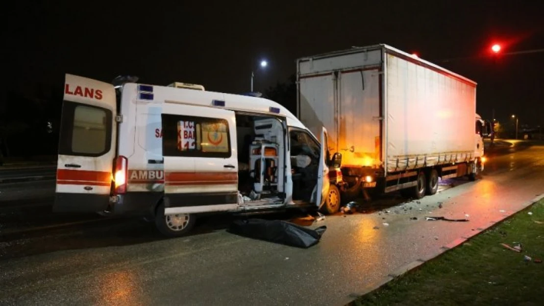 Elazığ'da hasta nakli yapan ambulans kaza yaptı: 1 ölü 3 yaralı