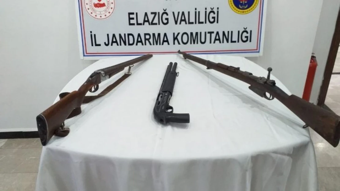 Elazığ'da jandarma, biri keskin nişancı tüfeği 3 silah ele geçirdi