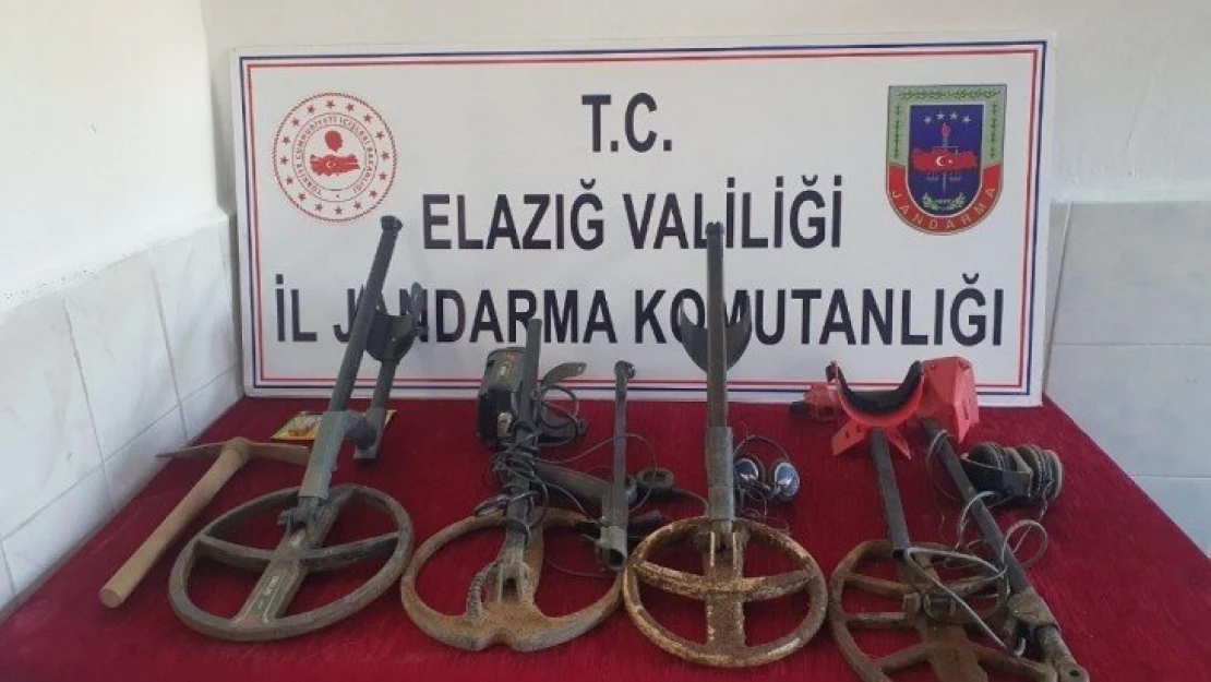 Elazığ'da kaçak kazı yapan 4 şüpheli yakalandı