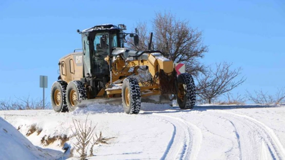 Elazığ'da kar nedeniyle 531 köy yolu ulaşıma kapalı