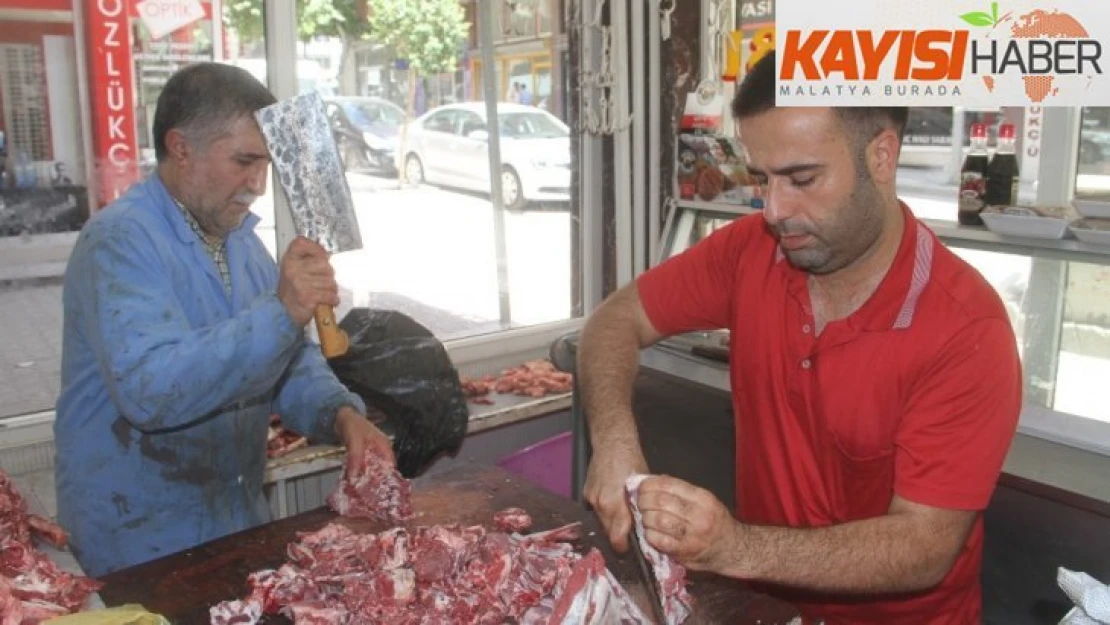 Elazığ'da kasapların kıyma mesaisi