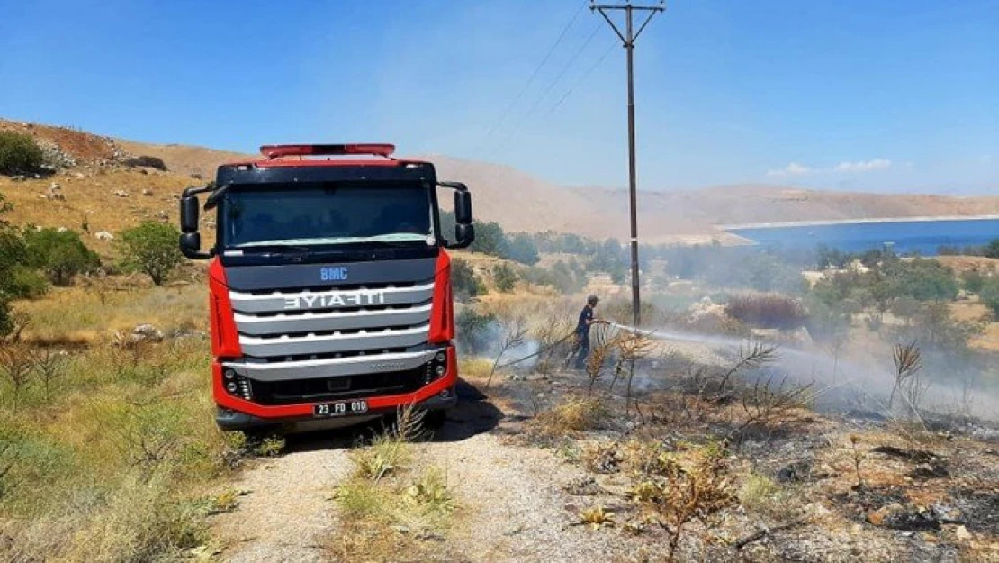 Elazığ'da örtü yangını