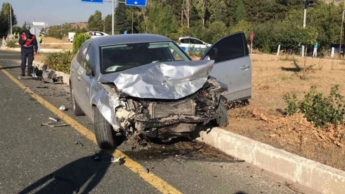 Elazığ'da trafik kazası: 1 ölü 4 yaralı