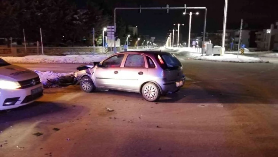 Elazığ'da trafik kazası: 2 yaralı