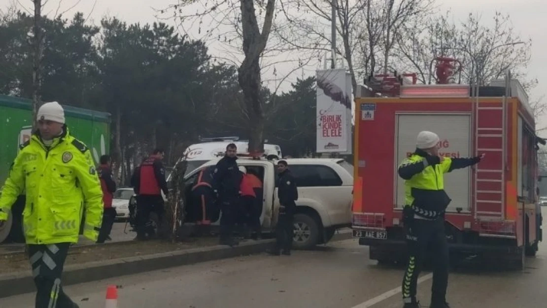 Elazığ'da trafik kazası:3 yaralı