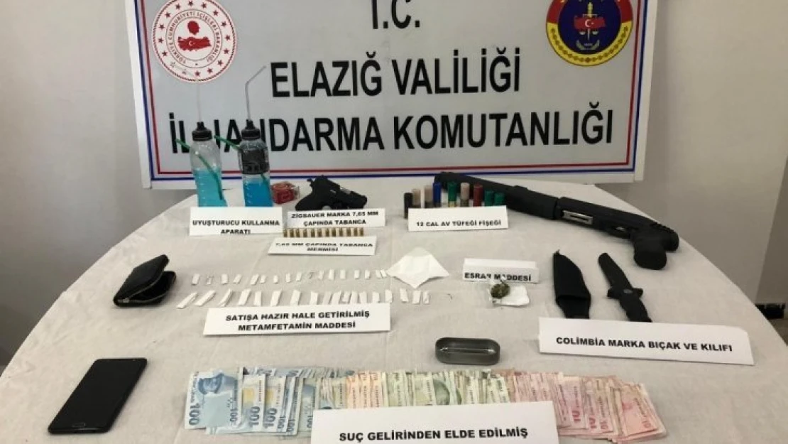 Elazığ'da uyuşturucu taciri, silahlarla yakalandı