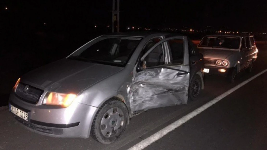 Elazığ'da zincirleme trafik kazası: 4 yaralı