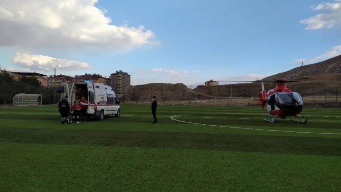 Darende'de gencin imdadına ambulans helikopter yetişti