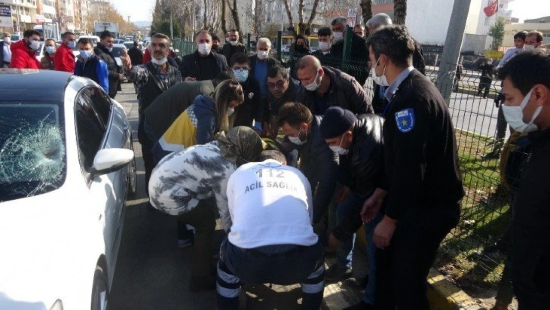 Eski belediye başkanının aracı yayaya çarptı: 1 yaralı