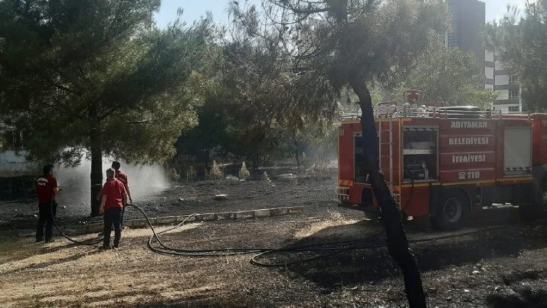 Eski polis özel harekat binası bahçesinde korkutan yangın