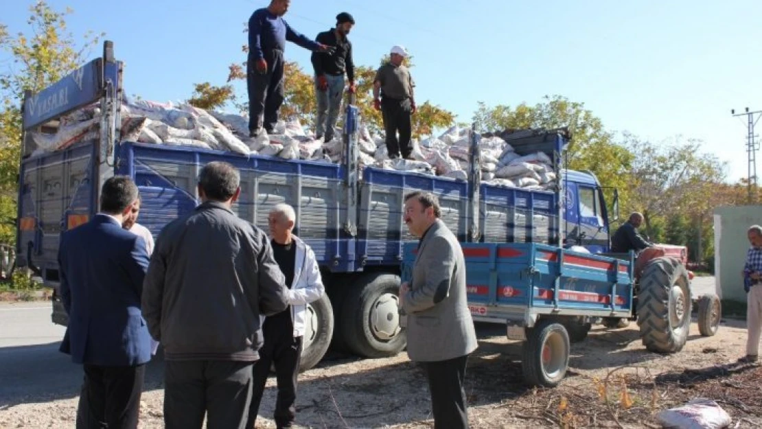 Fakirlere  yakacak dağıtıldı