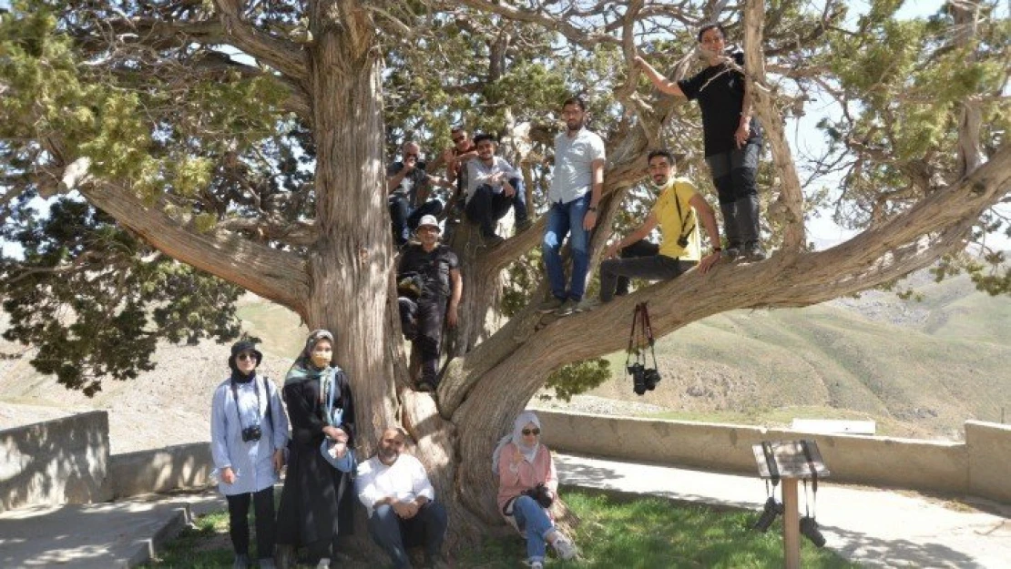 Fotoğrafçılar Yeşilyurt yaşamını belgeliyor