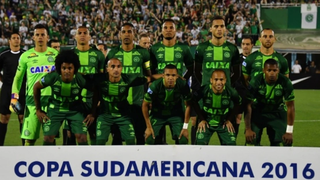 Chapecoense futbolcularını taşıyan uçak düştü: 76 ölü